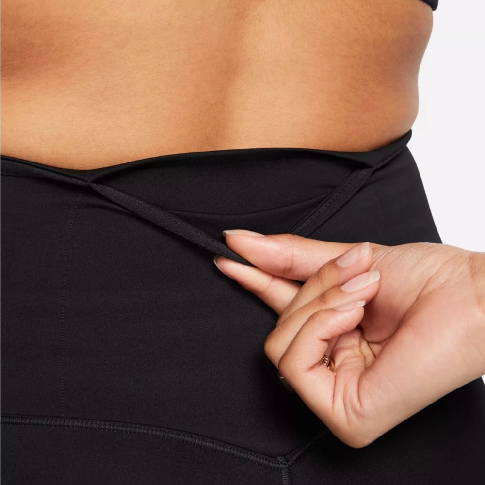 Nike Dri-FIT Black Leggings - Picture 4 of 5